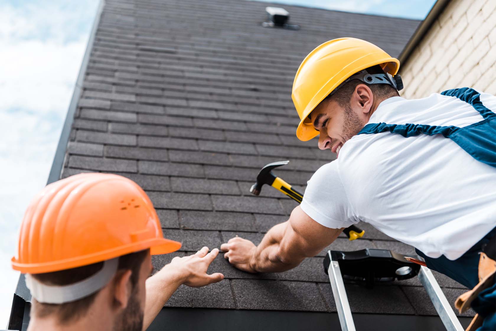 How to Identify a Well-Trained Roofer?