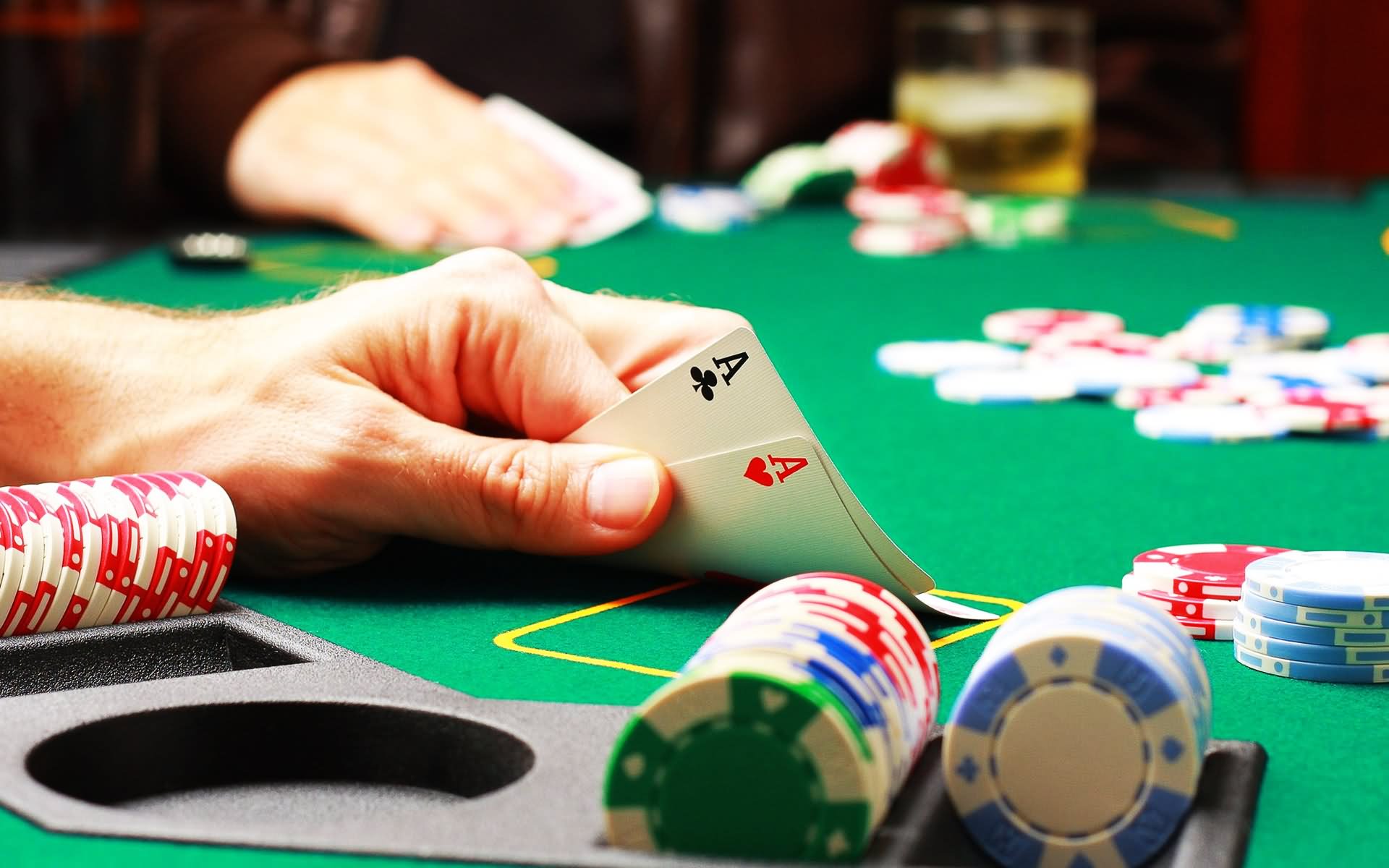 Is online gambling source for easy money?